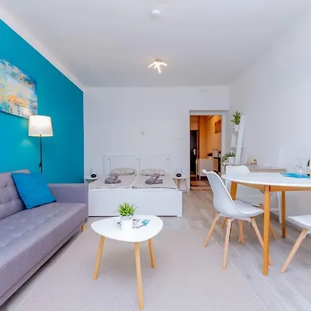 Riverside With Ac Apartment *